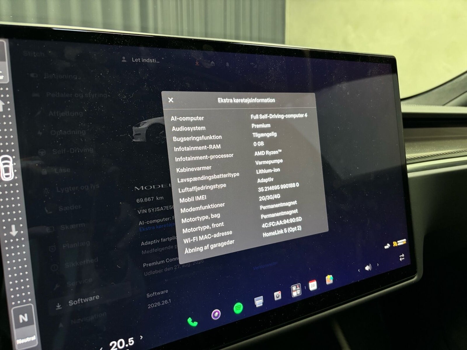 Tesla Model S, 670ps, 2023