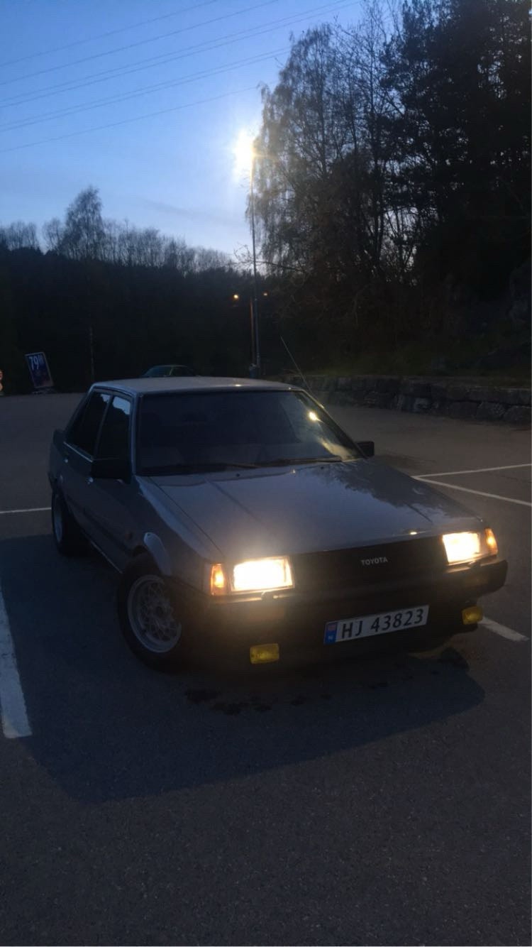Toyota Corolla Sedan 1.3 Manual, 5-trins, 69ps, 1984