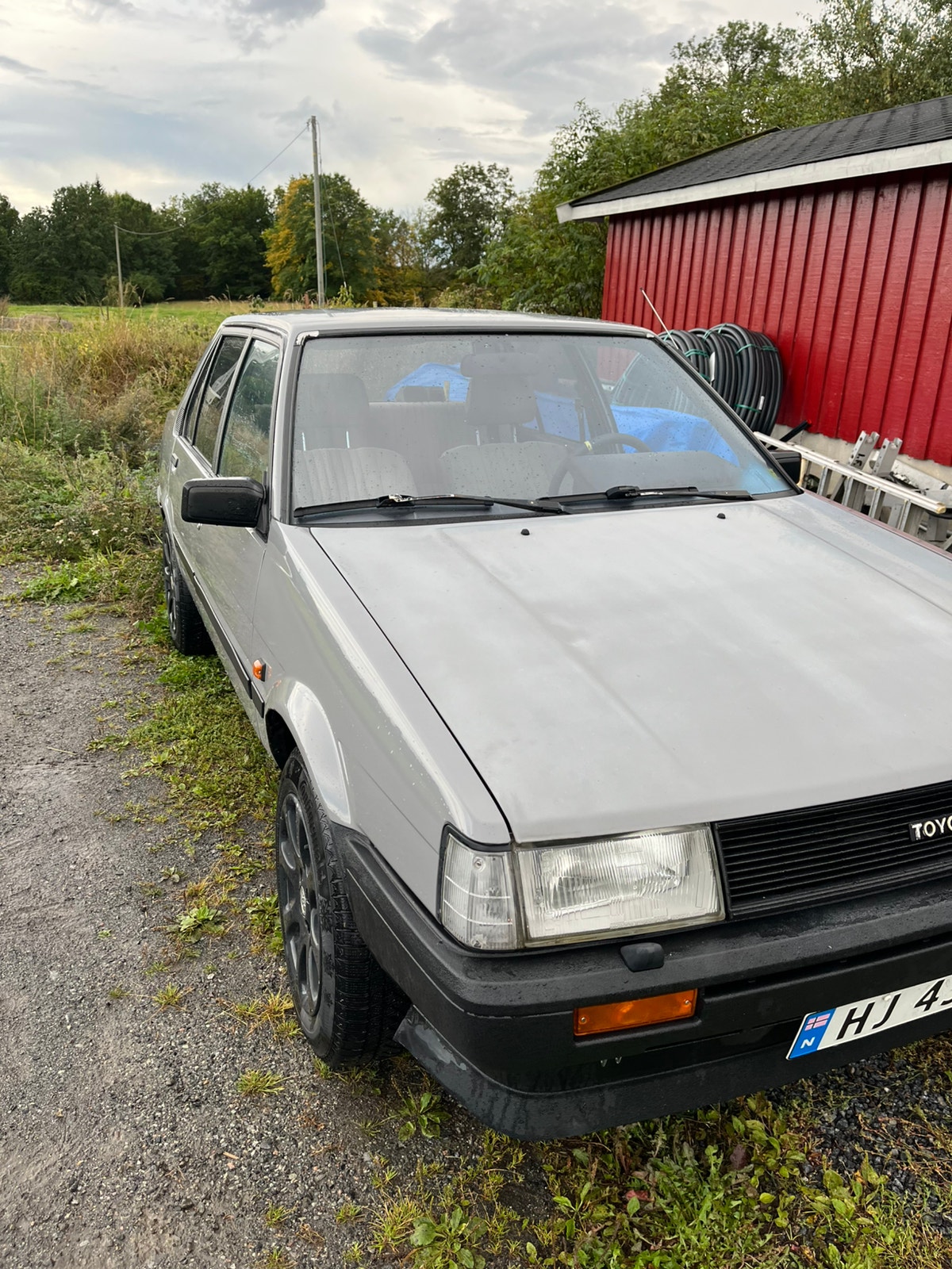 Toyota Corolla Sedan 1.3 Manual, 5-trins, 69ps, 1984