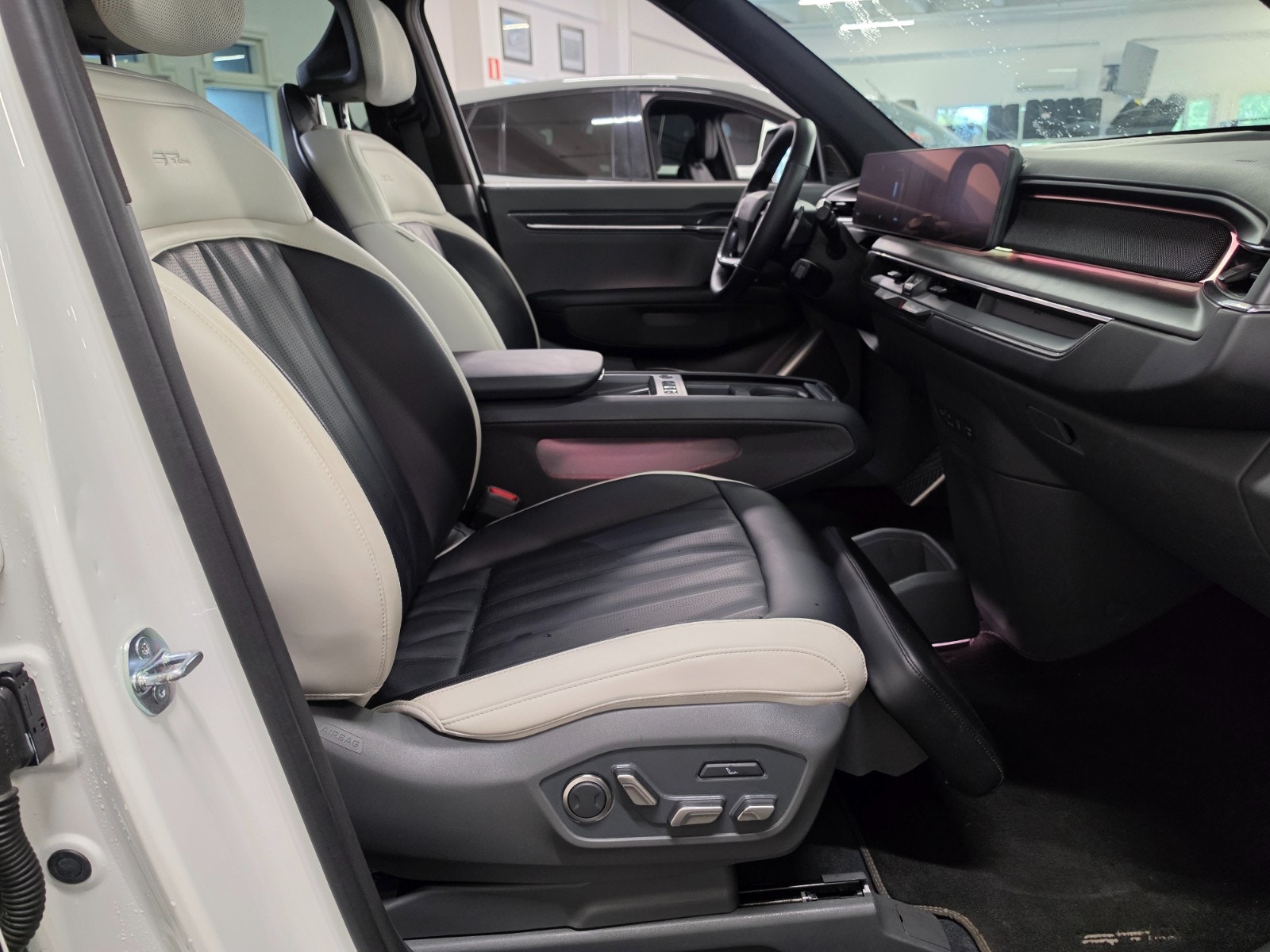 Kia EV9 AWD, 385hp, 2024