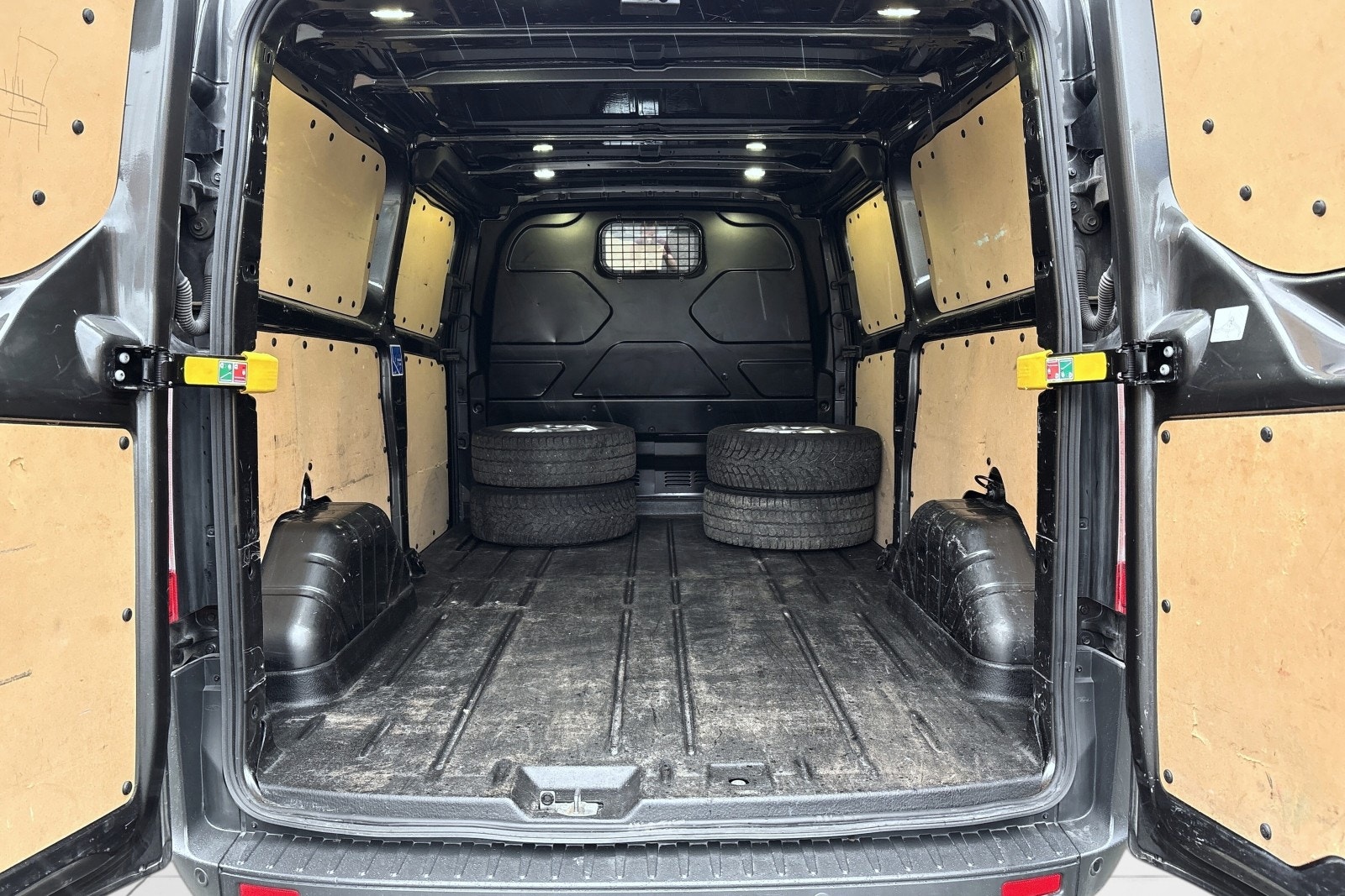 Ford Transit Custom 340 2.0 TDCi Manuell, 6-trinn, 170hk, 2016