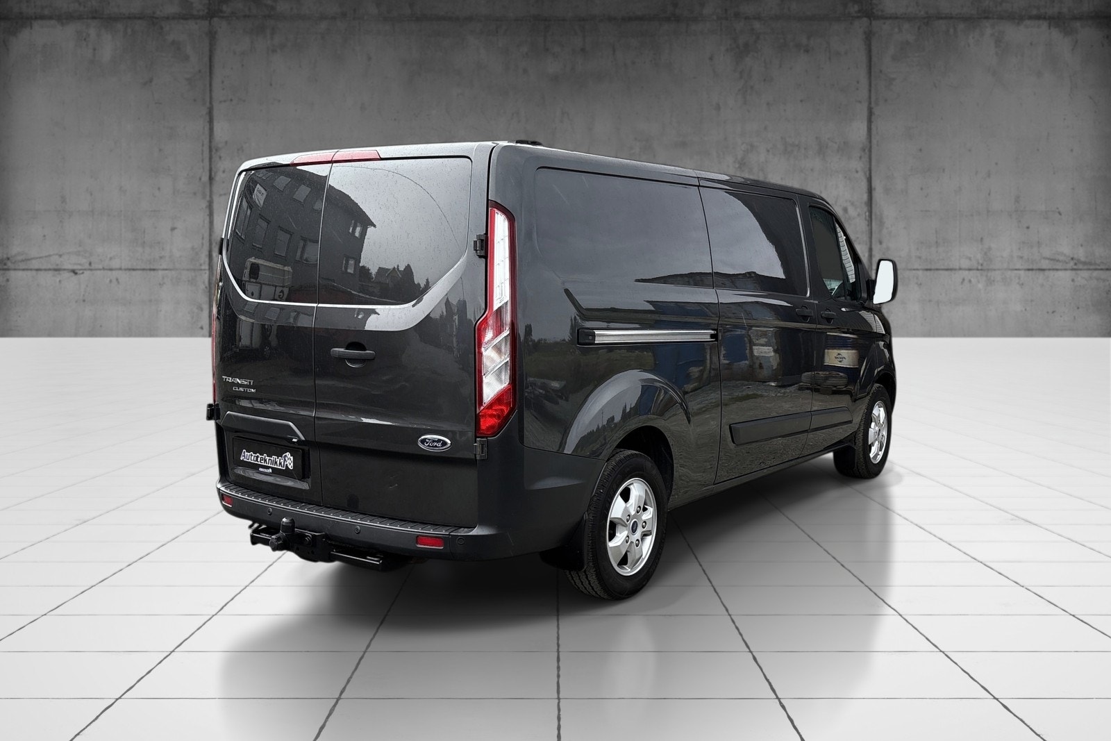 Ford Transit Custom 340 2.0 TDCi Manuell, 6-trinn, 170hk, 2016