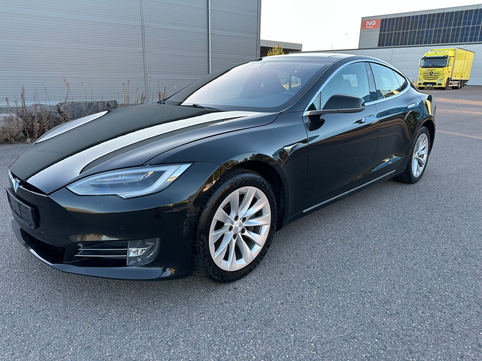 Tesla Model S 75D, 525hp, 2018