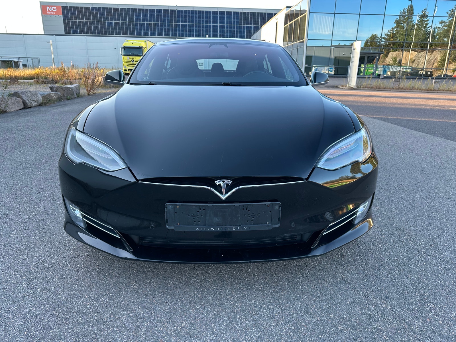 Tesla Model S 75D, 525hp, 2018