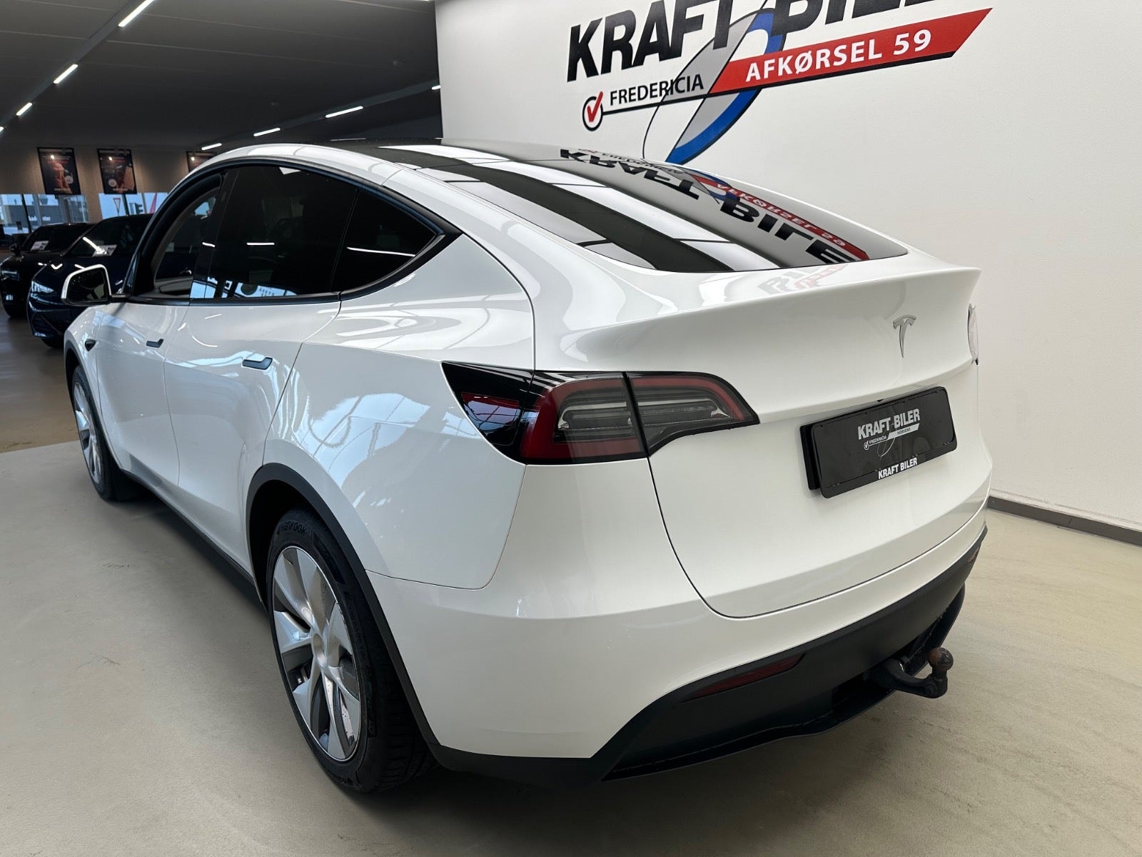 Tesla Model Y Standard Range RWD, 299hk, 2024