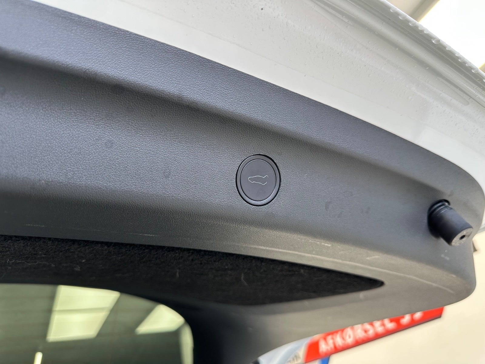 Tesla Model Y Standard Range RWD, 299hk, 2024