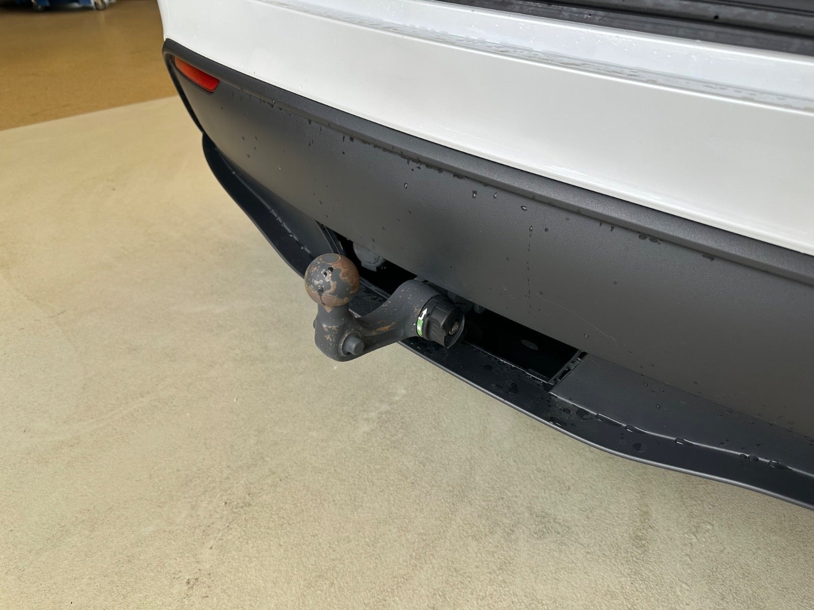 Tesla Model Y Standard Range RWD, 299hk, 2024