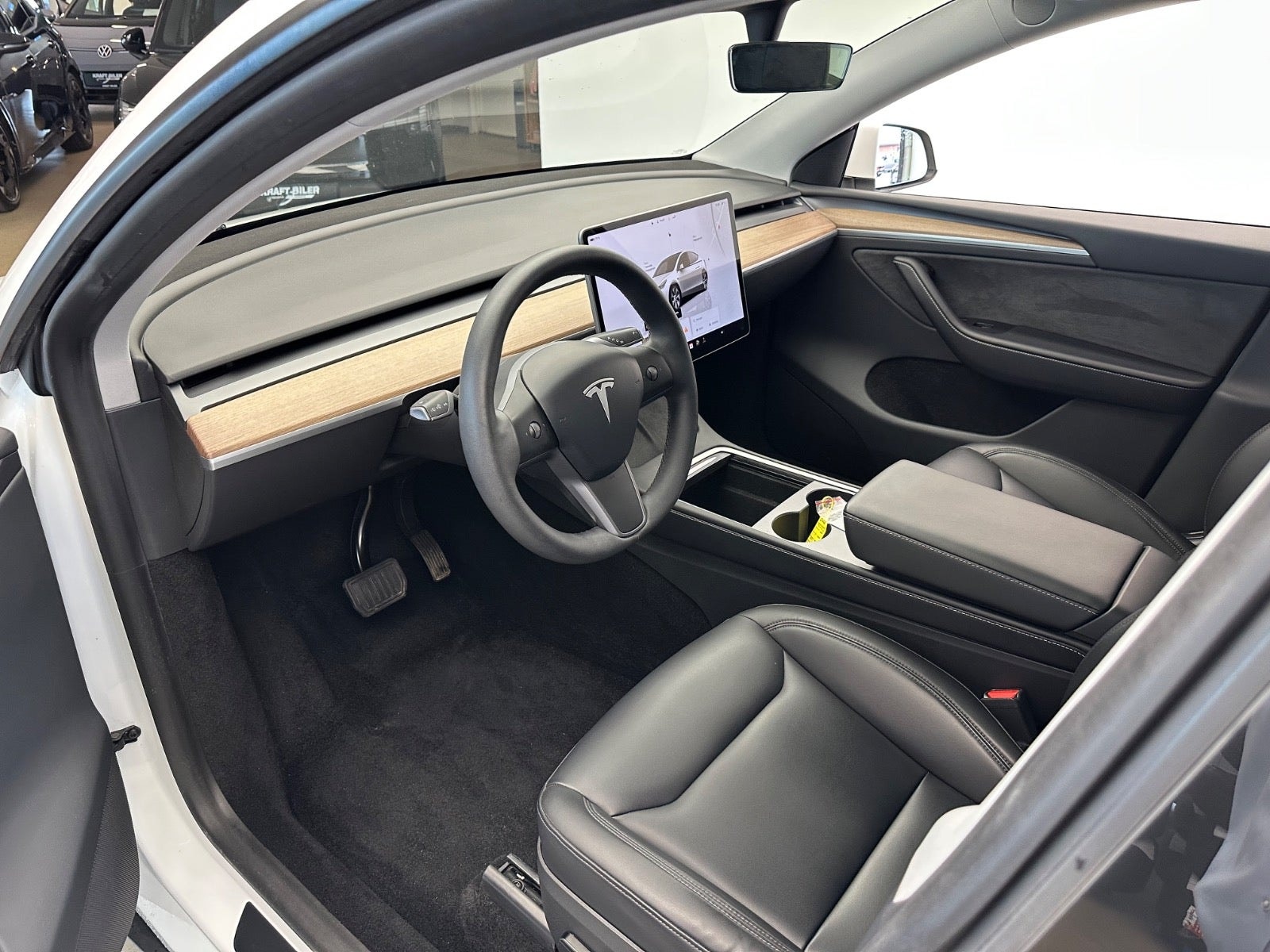 Tesla Model Y Standard Range RWD, 299hk, 2024