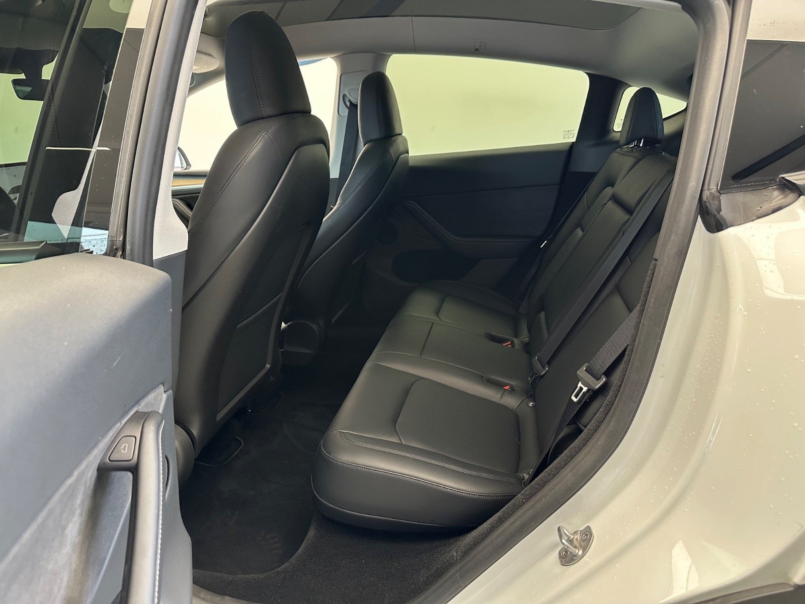 Tesla Model Y Standard Range RWD, 299hk, 2024