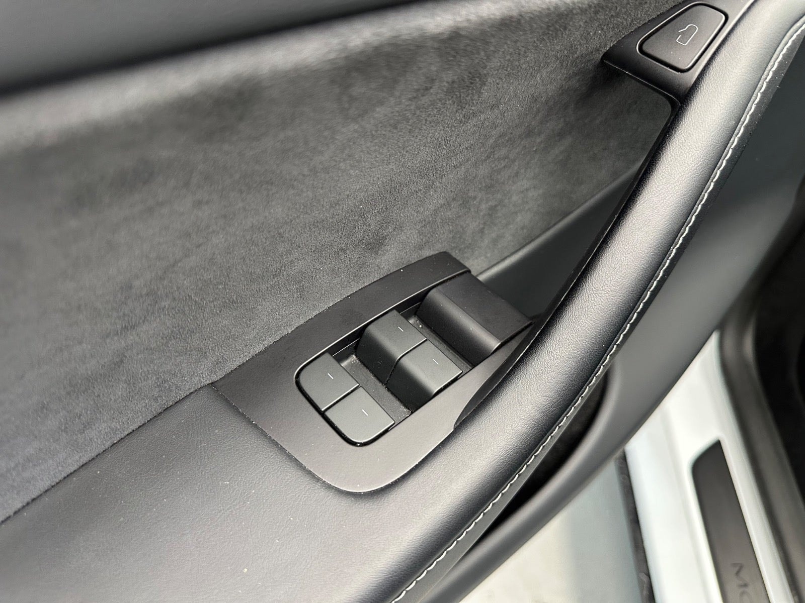 Tesla Model Y Standard Range RWD, 299hk, 2024