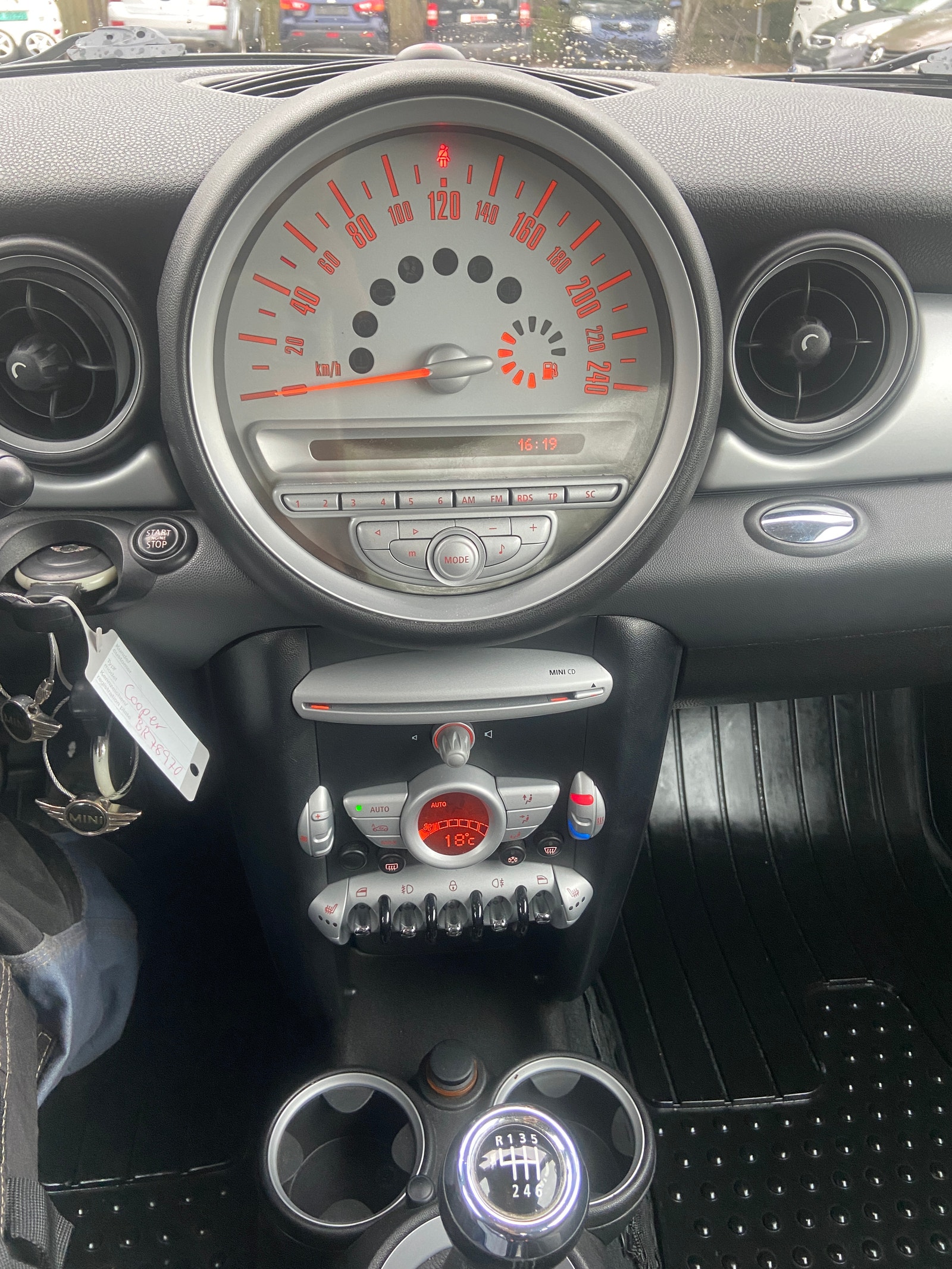 MINI Cooper Manual, 6-trins, 120ps, 2009