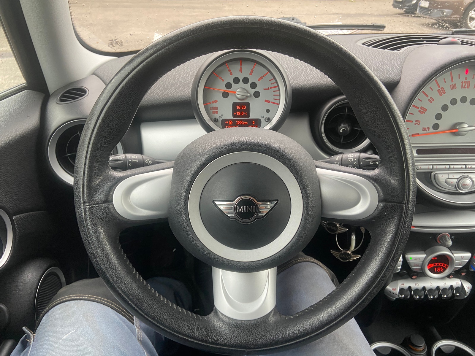 MINI Cooper Manual, 6-trins, 120ps, 2009
