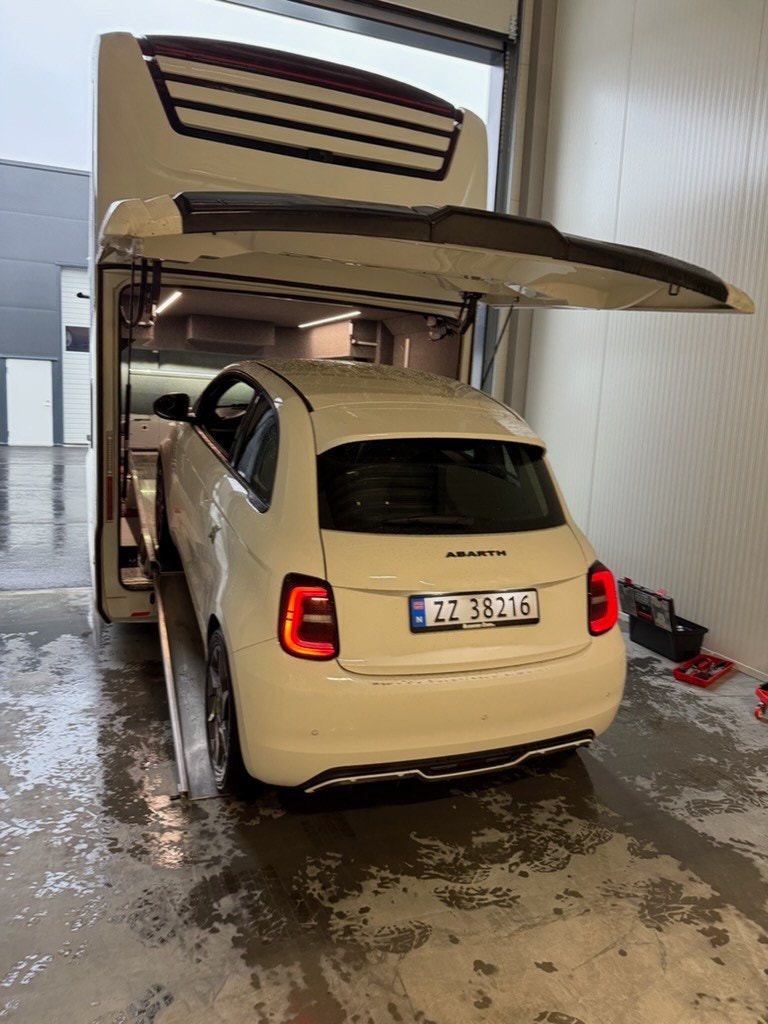 Abarth 500e, 155ps, 2024