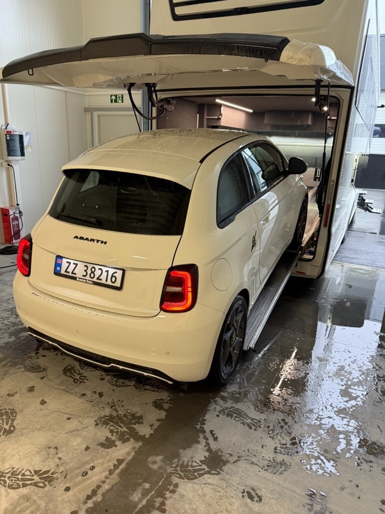 Abarth 500e, 155ps, 2024