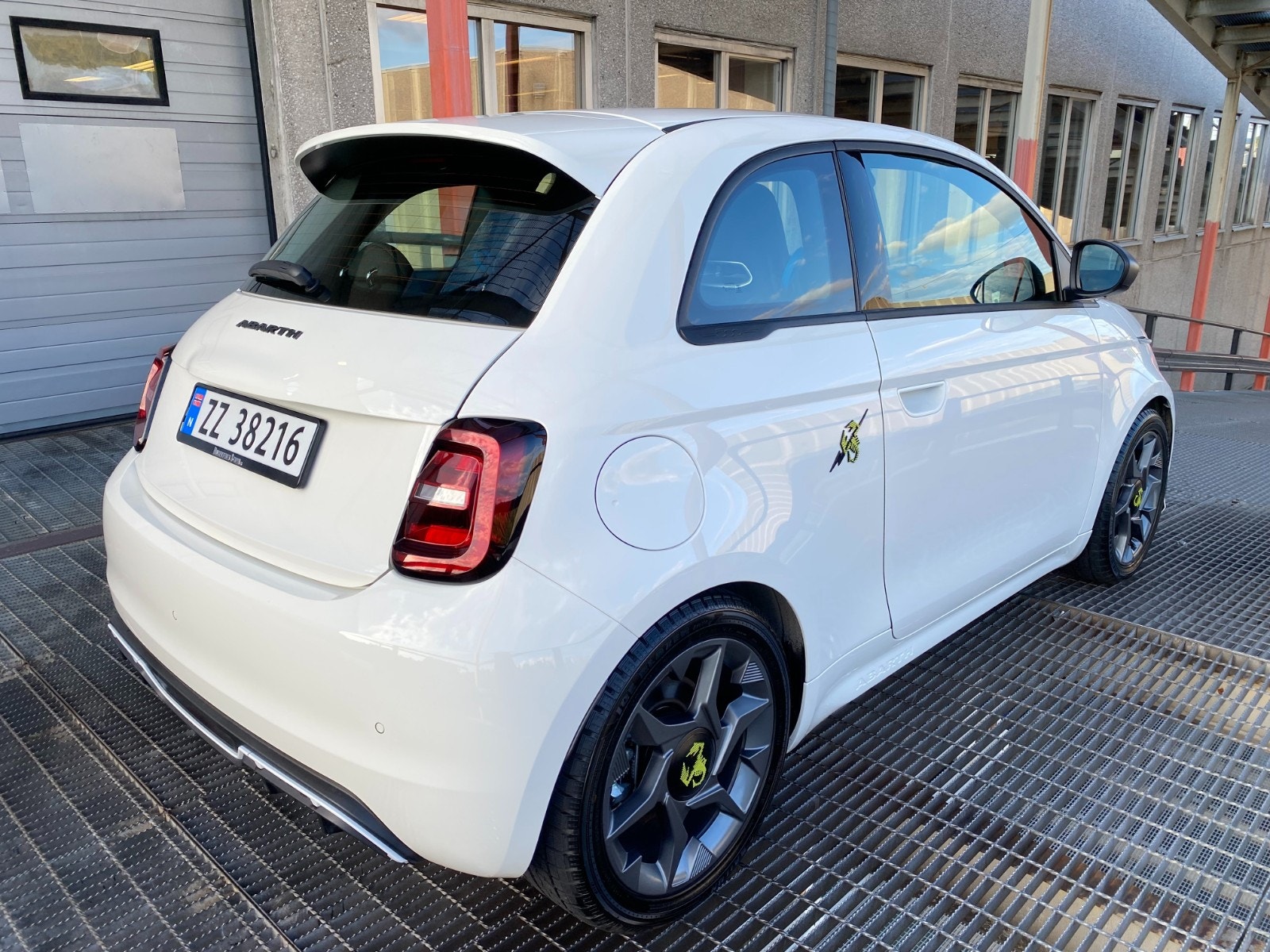 Abarth 500e, 155ps, 2024