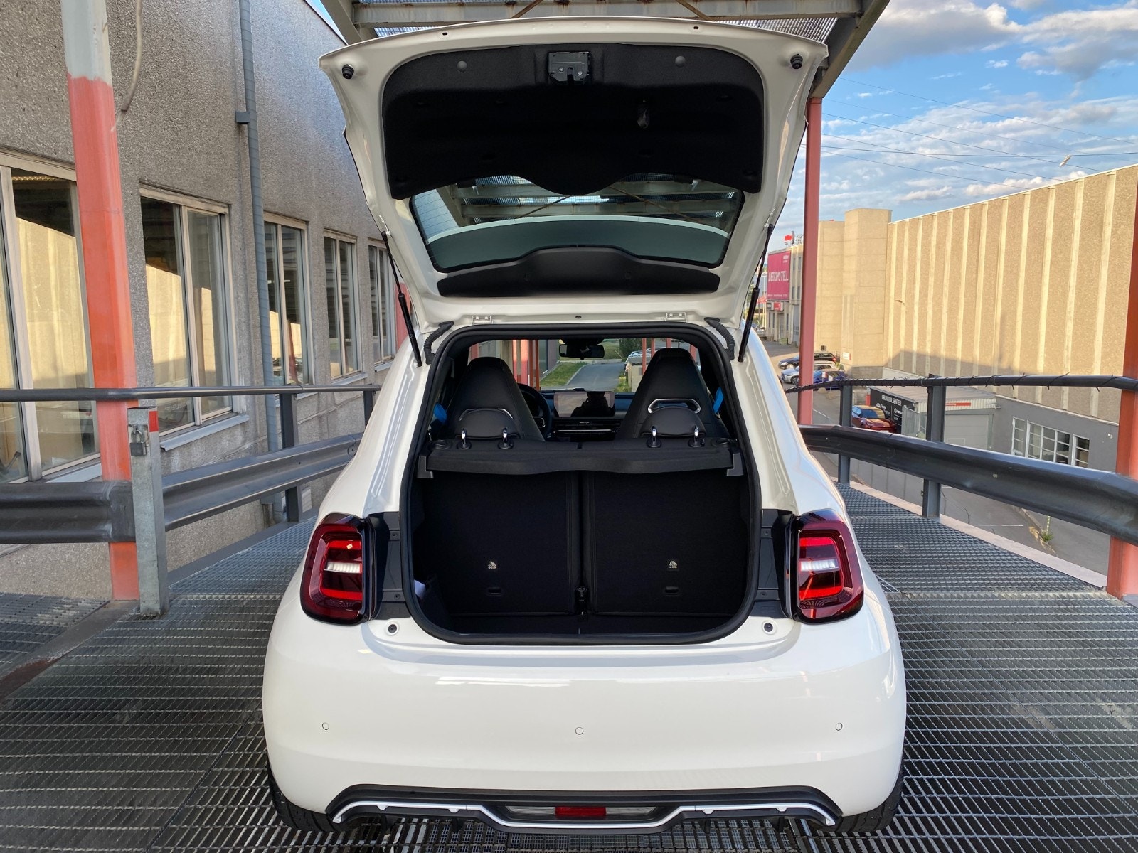 Abarth 500e, 155ps, 2024
