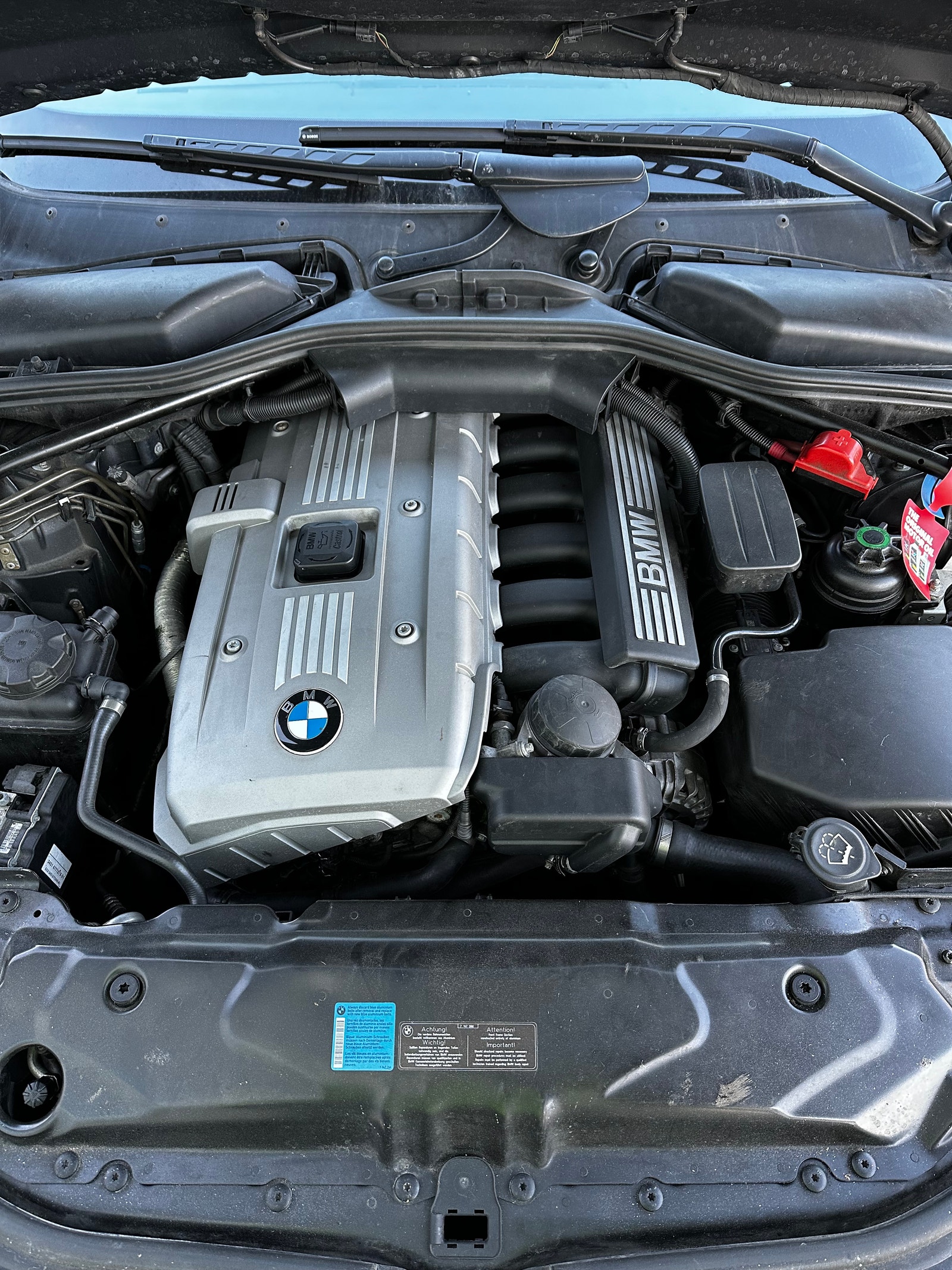 BMW 525xi Sedan Automatic, 218hp, 2006