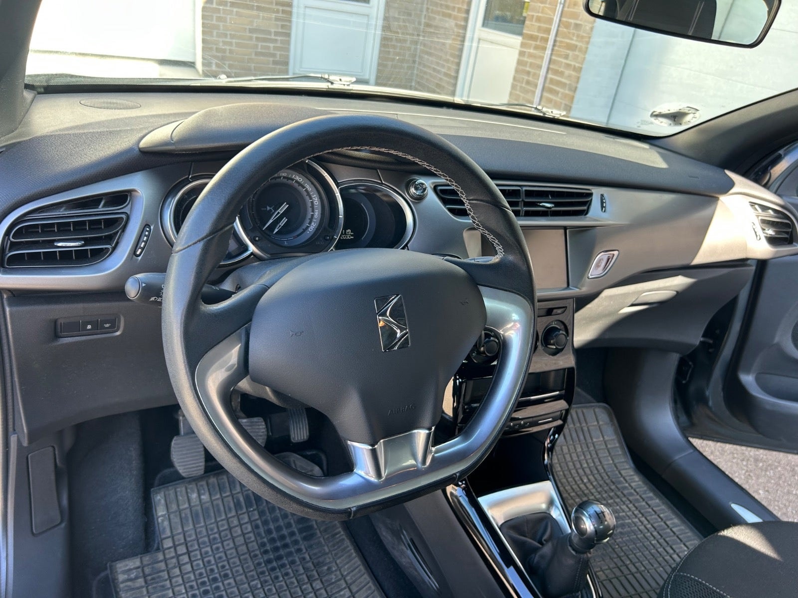 DS 3 1.6 BlueHDi Manual, 5-trins, 99ps, 2016