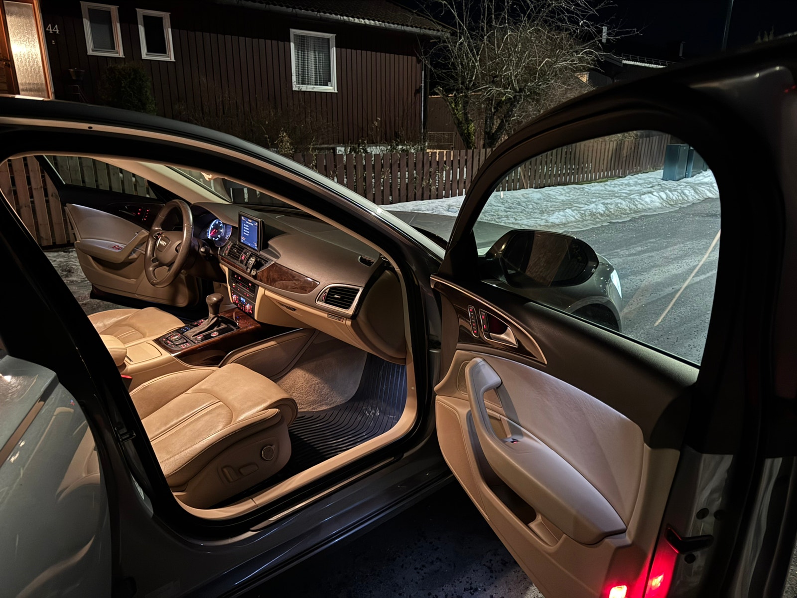 Audi A6 Sedan 2.0 TDI DPF Multitronic, 177hp, 2014