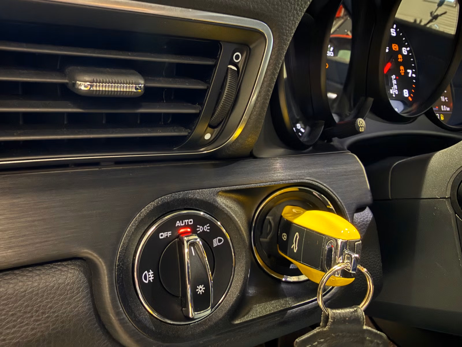 Porsche 911 Carrera 4 GTS PDK, 7-trins, 450ps, 2019