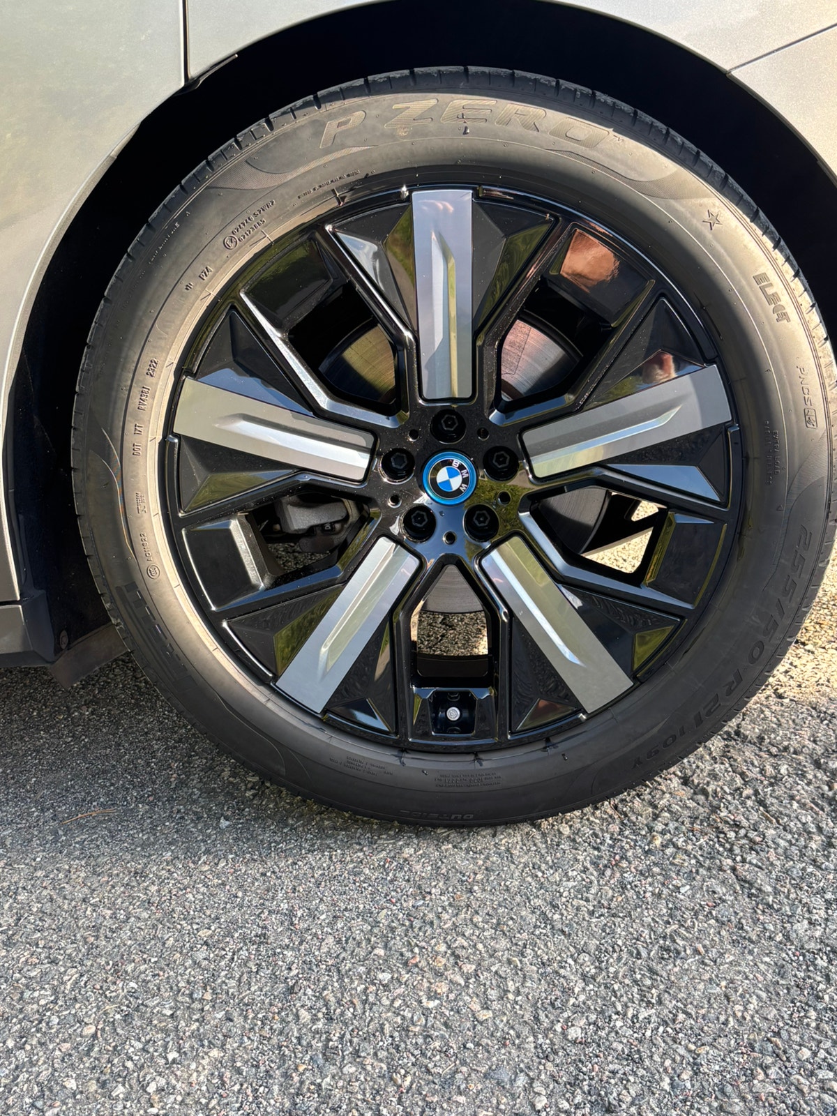 BMW iX xDrive40, 326hk, 2023