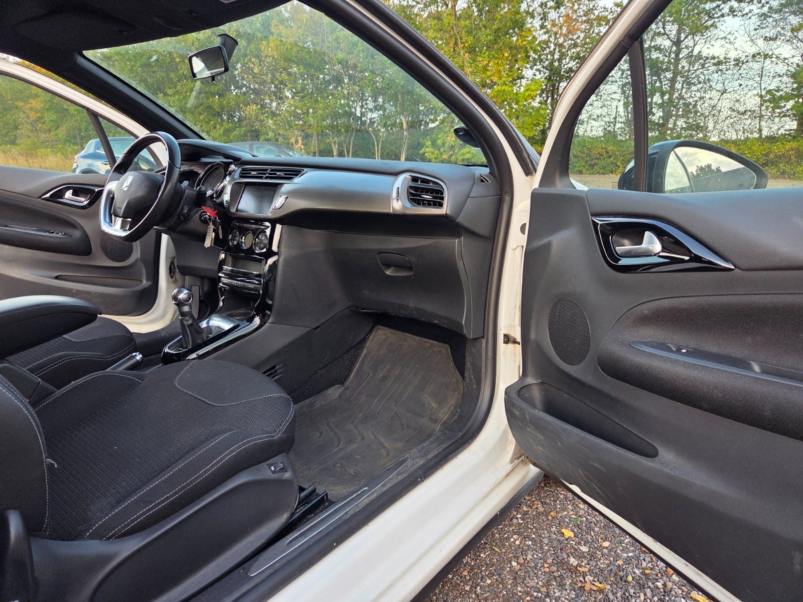 DS 3 1.6 BlueHDi Manual, 5-trins, 99ps, 2018