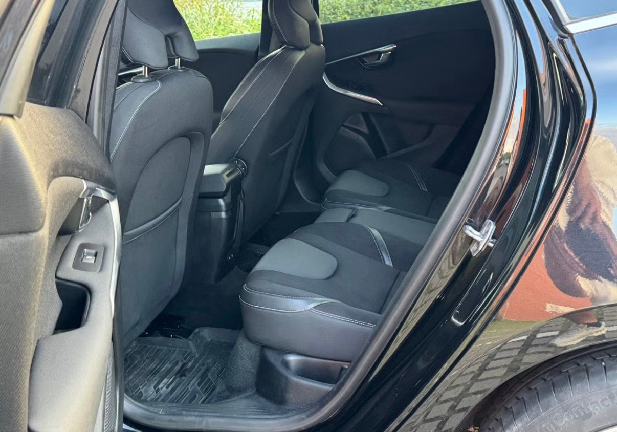 Volvo V40 D2 Powershift 6, 6-trins, 115ps, 2015