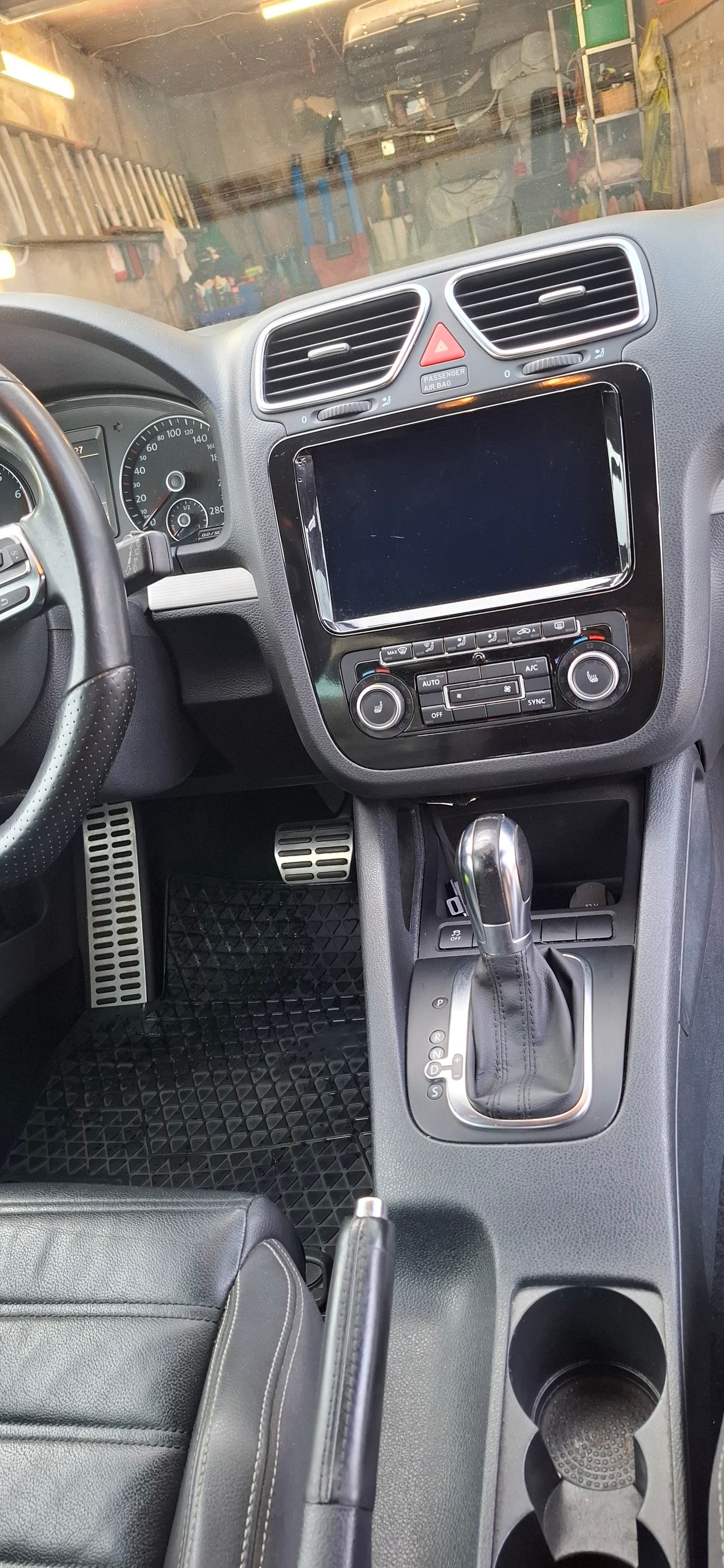 Volkswagen Scirocco 1.4 TSI DSG Sequential, 160hp, 2011