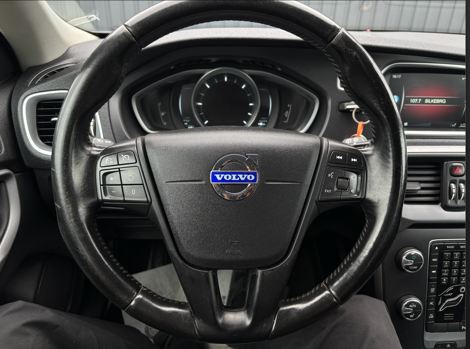 Volvo V40 D2 Manual, 6-trins, 115ps, 2015