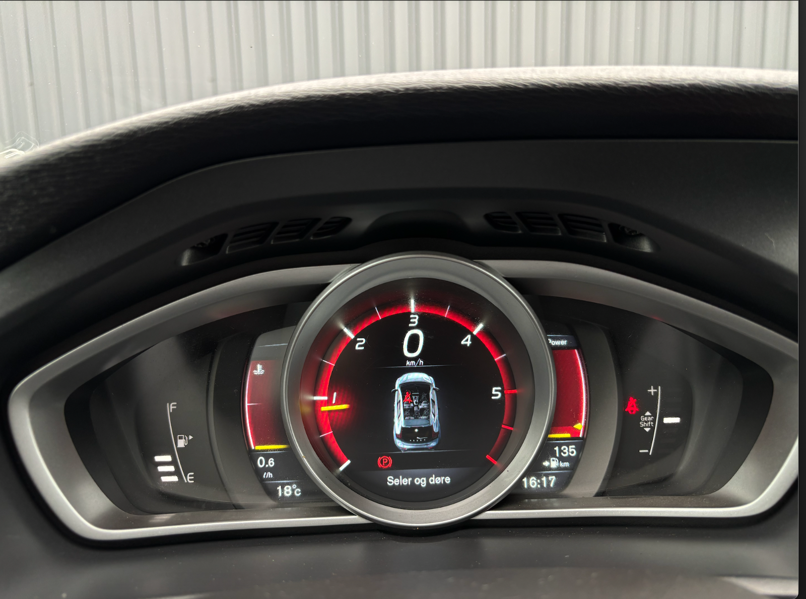 Volvo V40 D2 Manual, 6-trins, 115ps, 2015