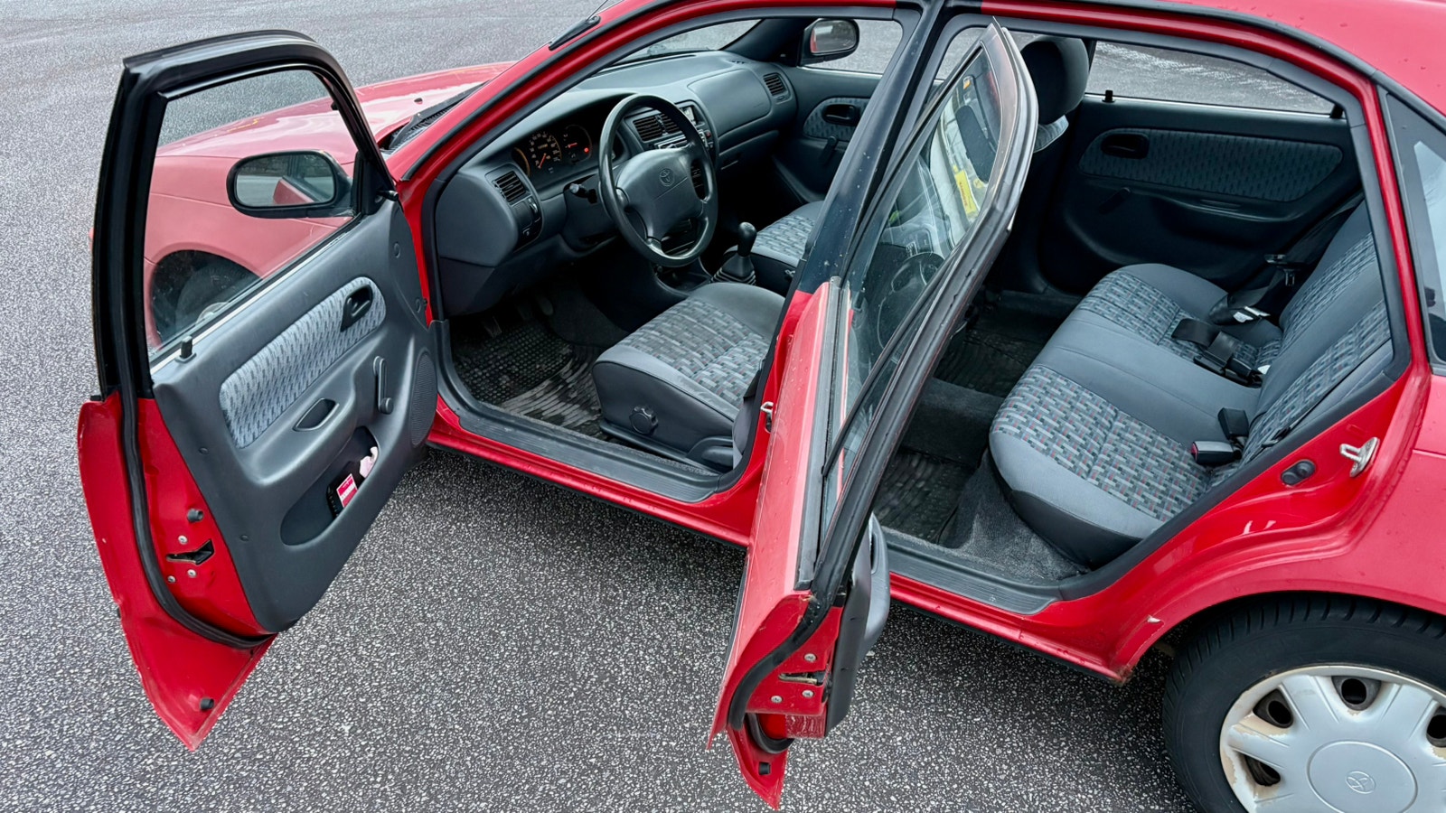 Toyota Corolla 5-door Hatchback 1.3 Manual, 5-trins, 75ps, 1996