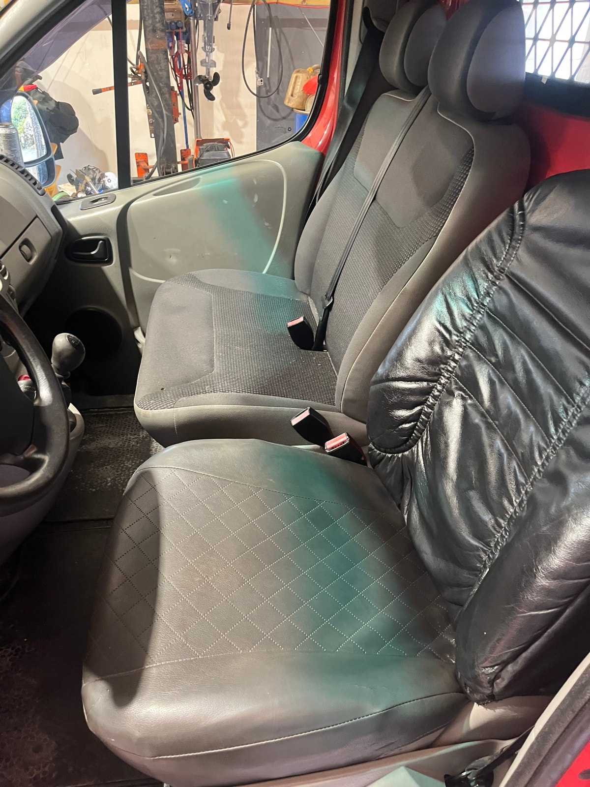 Opel Vivaro Panel Van 2.9t 2.0 CDTI Manual, 6-trins, 90ps, 2008