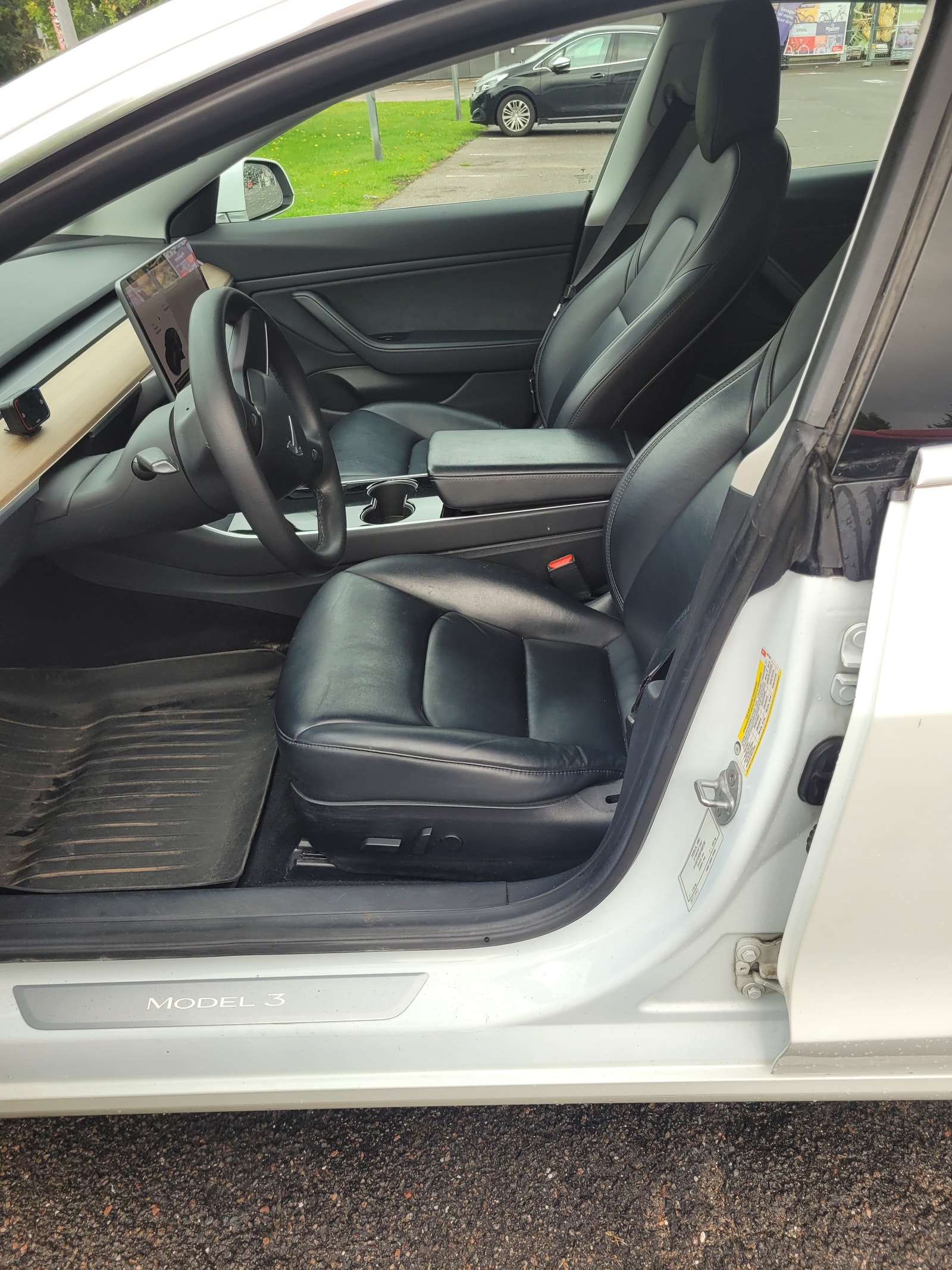 Tesla Model 3 Standard Range Plus, 306ps, 2019