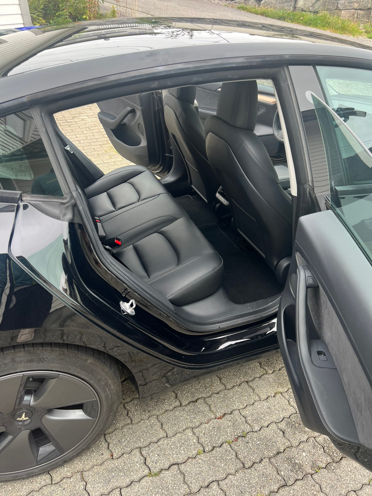 Tesla Model 3 Standard Range, 283ps, 2022