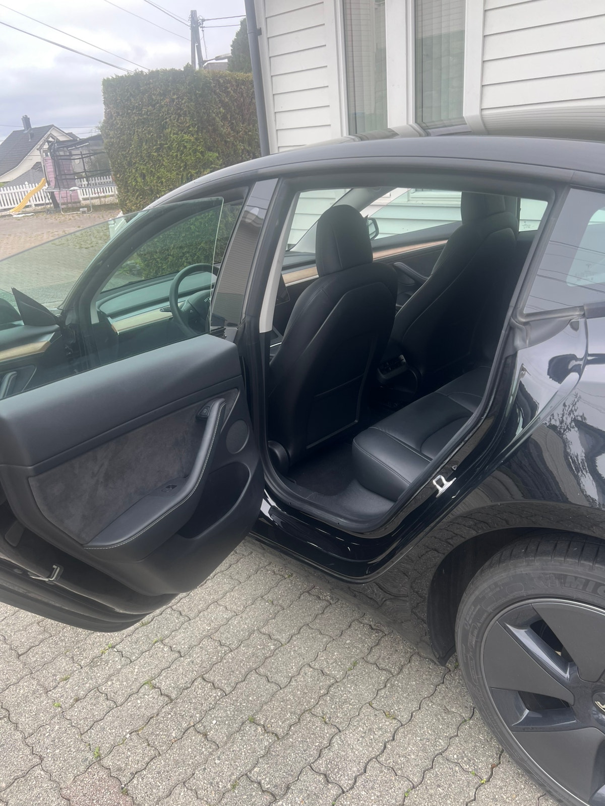 Tesla Model 3 Standard Range, 283ps, 2022
