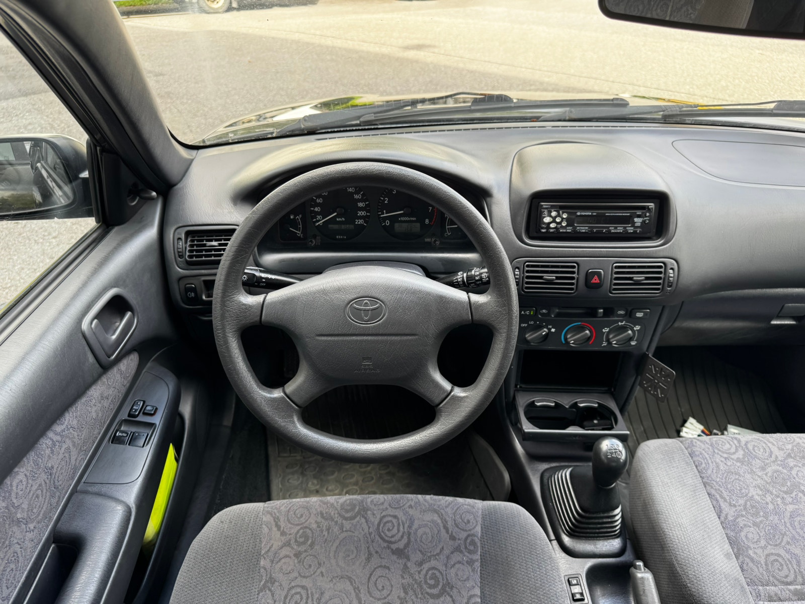 Toyota Corolla Liftback 1.3 Manual, 5-trins, 85ps, 2000