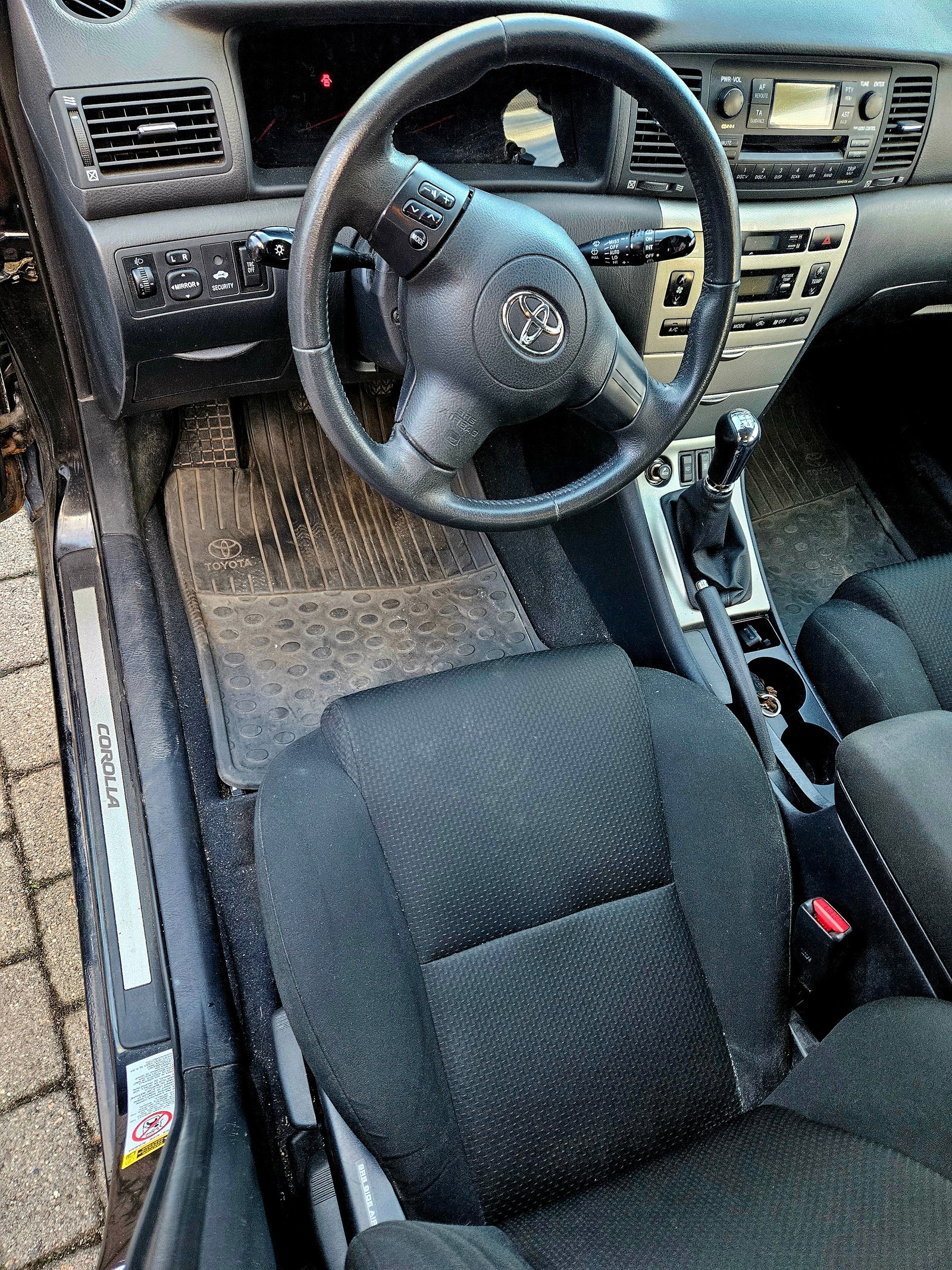 Toyota Corolla 5-door 1.4 D-4D Manual, 5-trins, 90ps, 2006