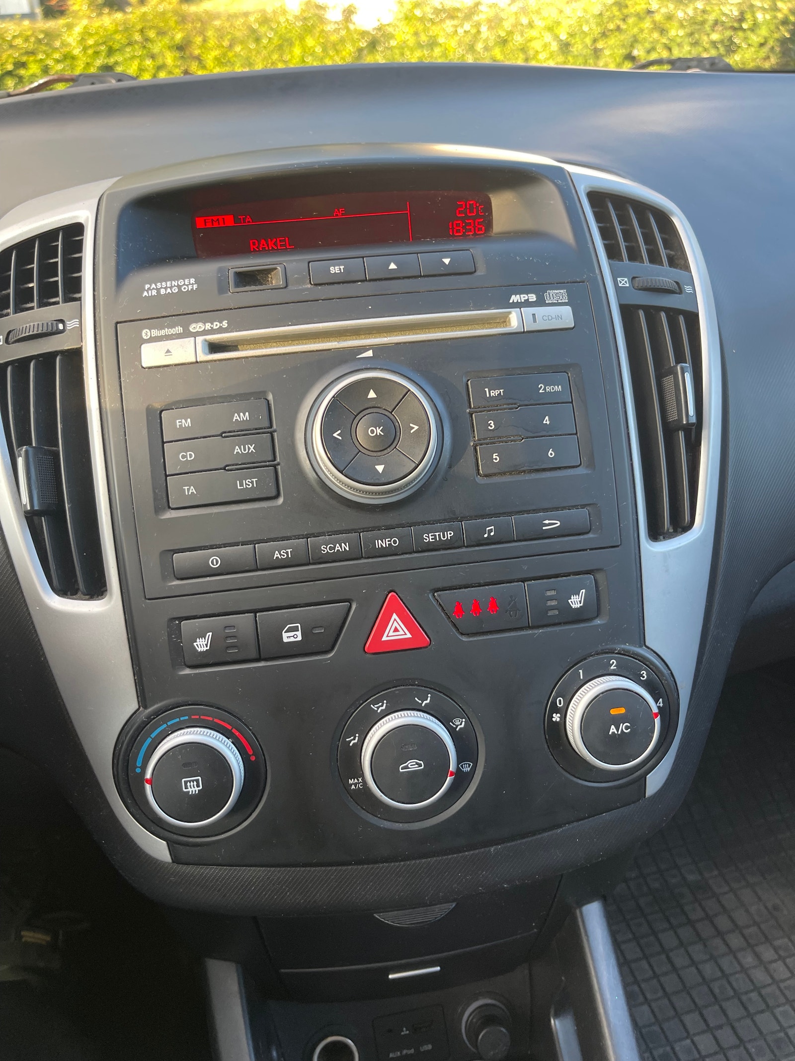 Kia cee'd_sw 1.6 CRDi Manual, 6-trins, 90ps, 2011