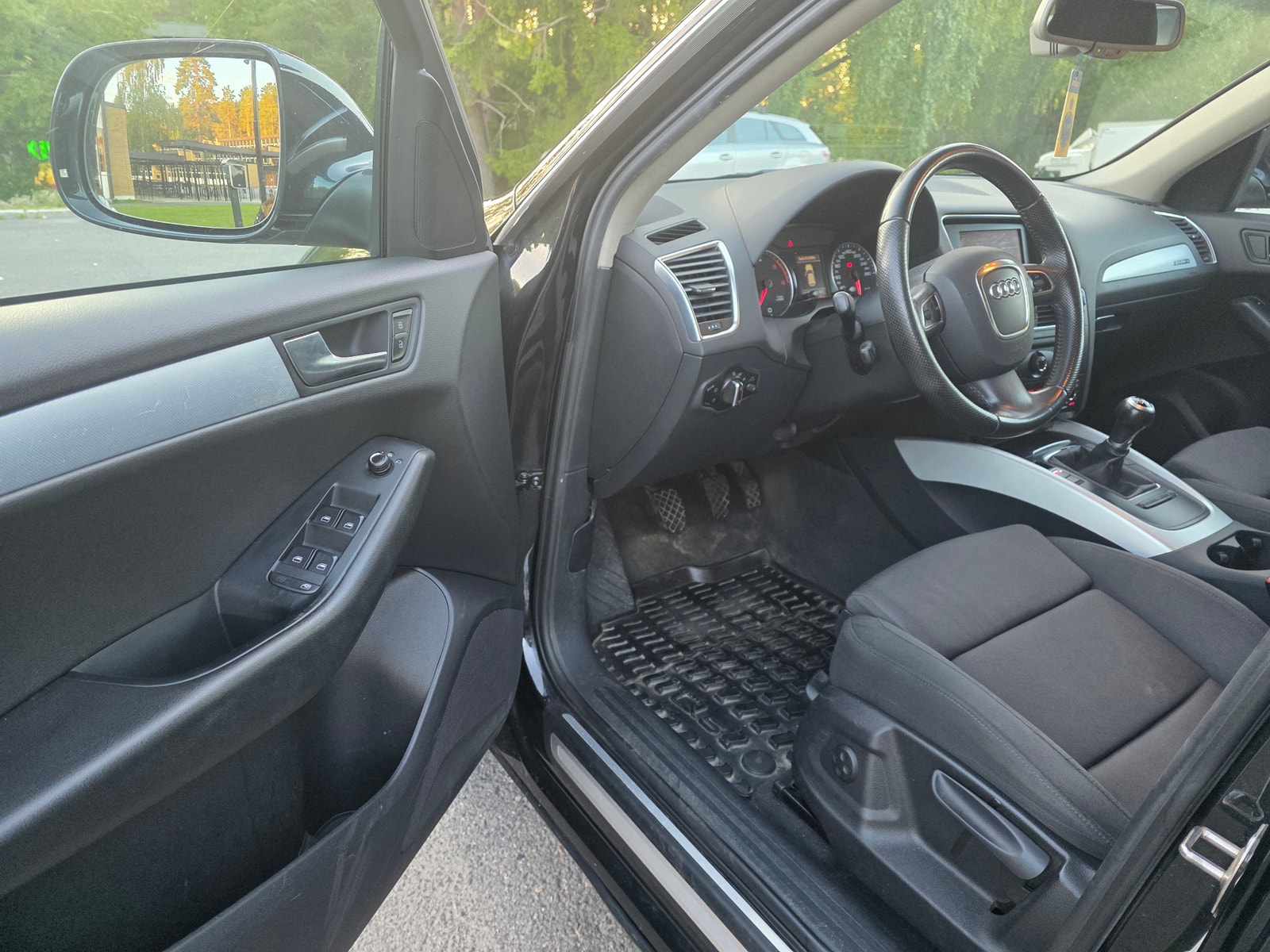 Audi Q5 2.0 TDI DPF quattro Manual, 143hp, 2011