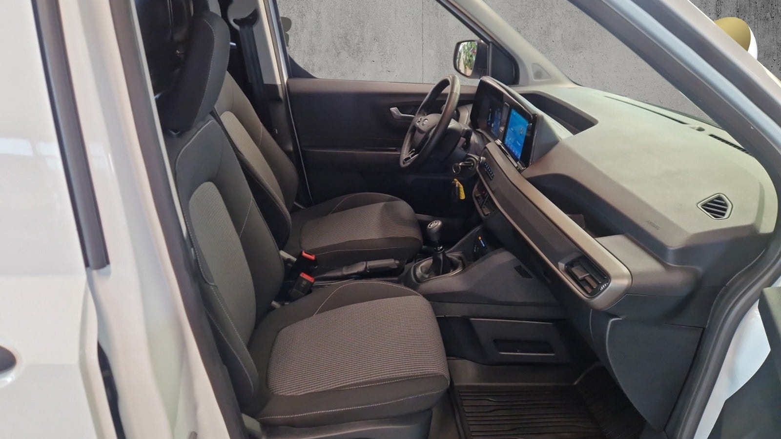 Ford Transit Courier 1.5 EcoBlue Manuell, 6-trinn, 100hk, 2024