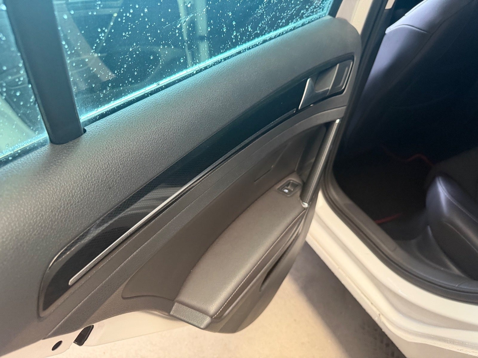 Volkswagen Golf Variant 2.0 TDI DPF BMT DSG Sequential, 6-trins, 150ps, 2015