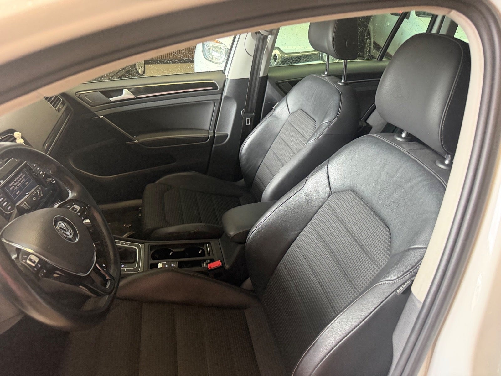 Volkswagen Golf Variant 2.0 TDI DPF BMT DSG Sequential, 6-trins, 150ps, 2015