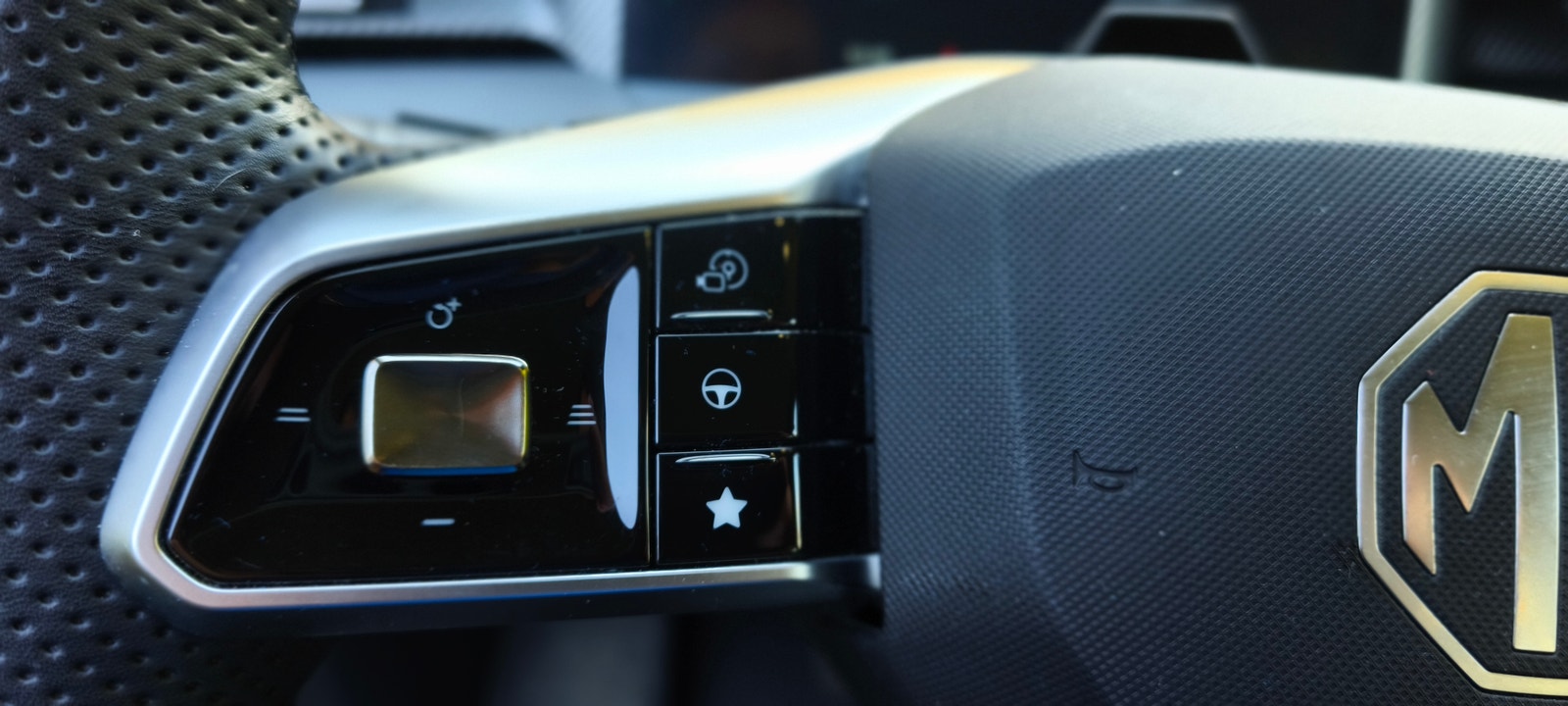 MG S5 EV Long Range 64 kWh, 231hp, 2025