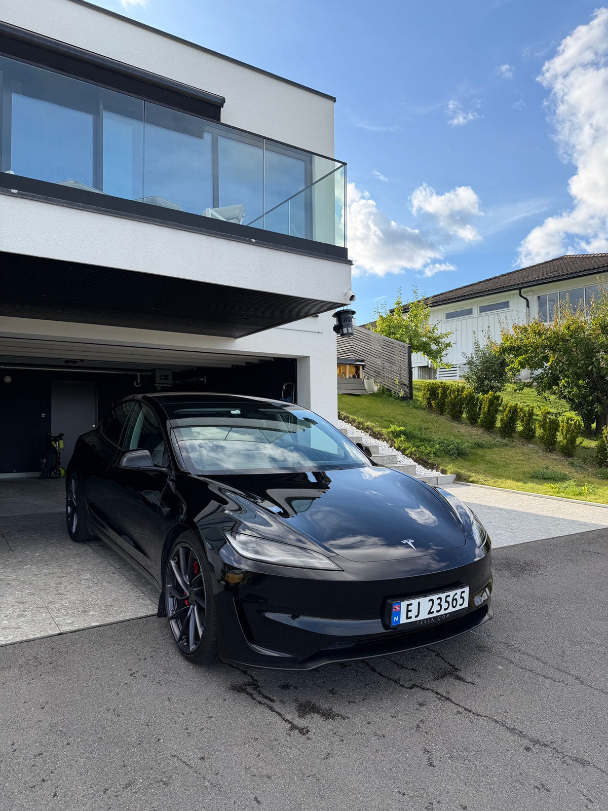 Tesla Model 3 Performance, 627ps, 2024