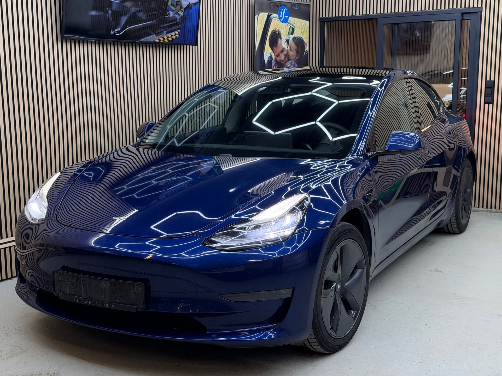 Tesla Model 3 Standard Range Plus, 306hp, 2019