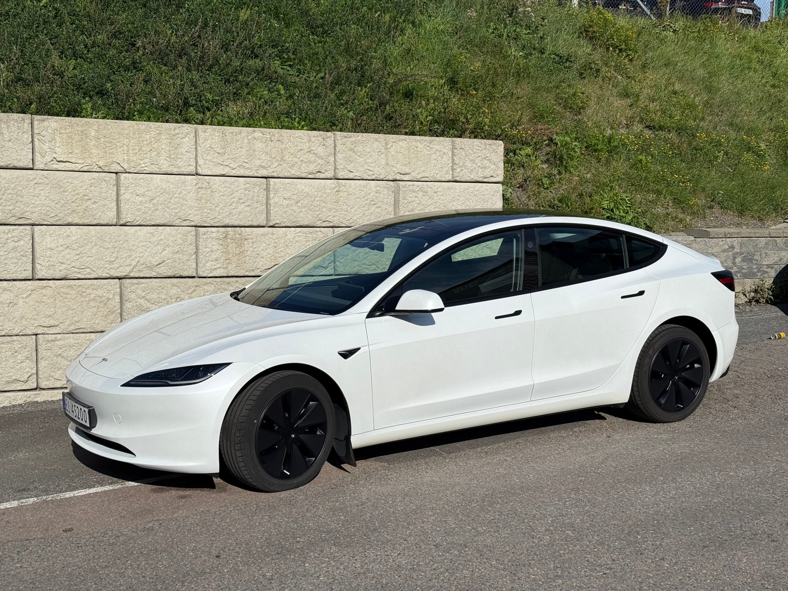 Tesla Model 3 Standard Range, 283ps, 2024