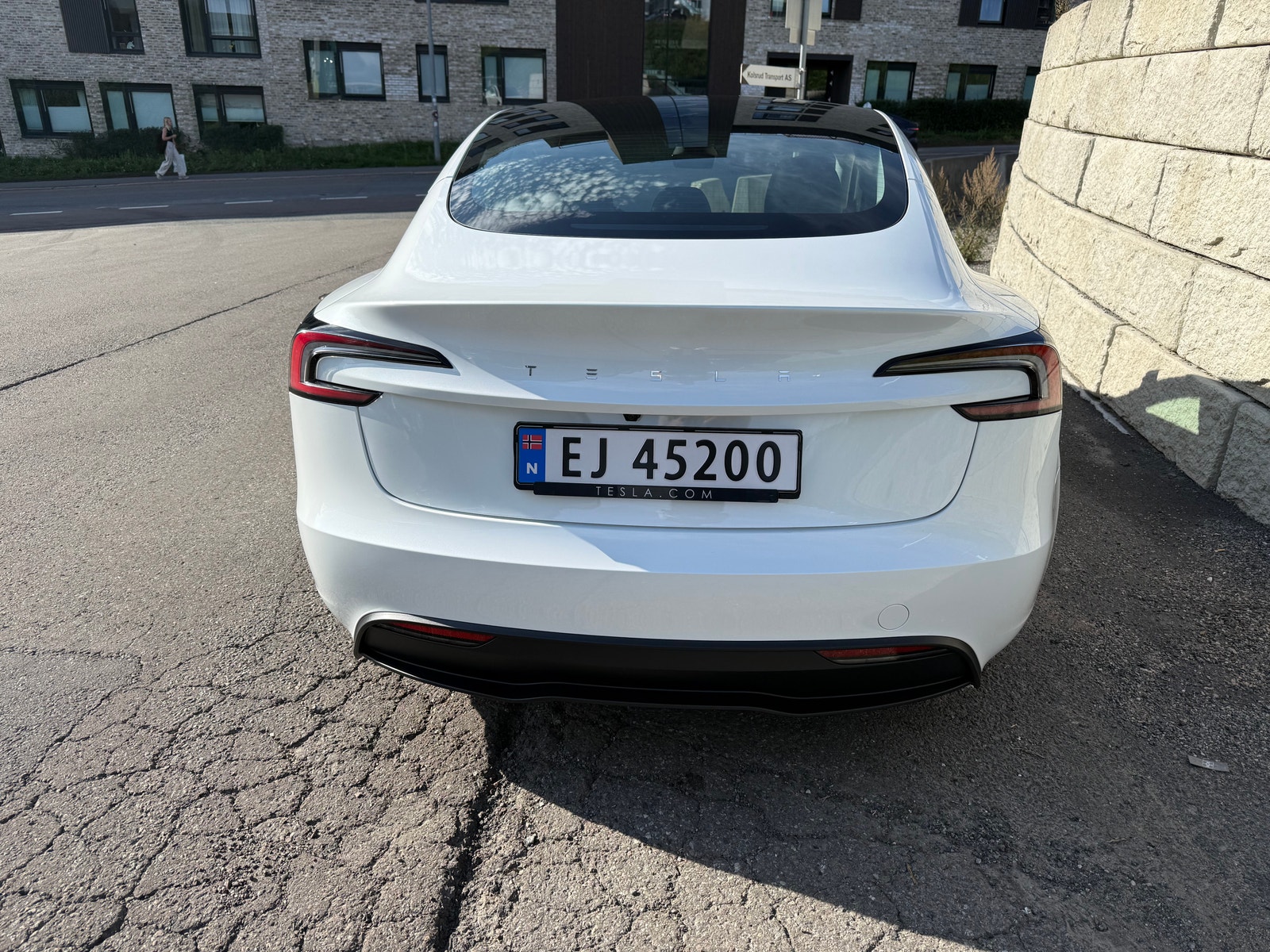 Tesla Model 3 Standard Range, 283ps, 2024