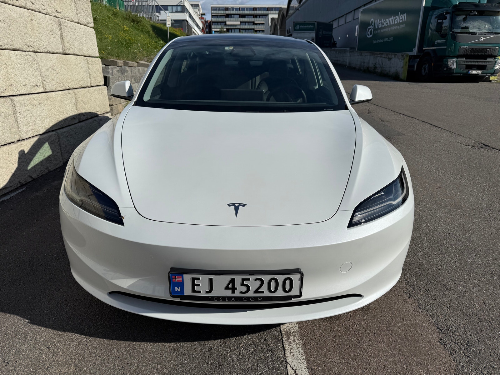 Tesla Model 3 Standard Range, 283ps, 2024
