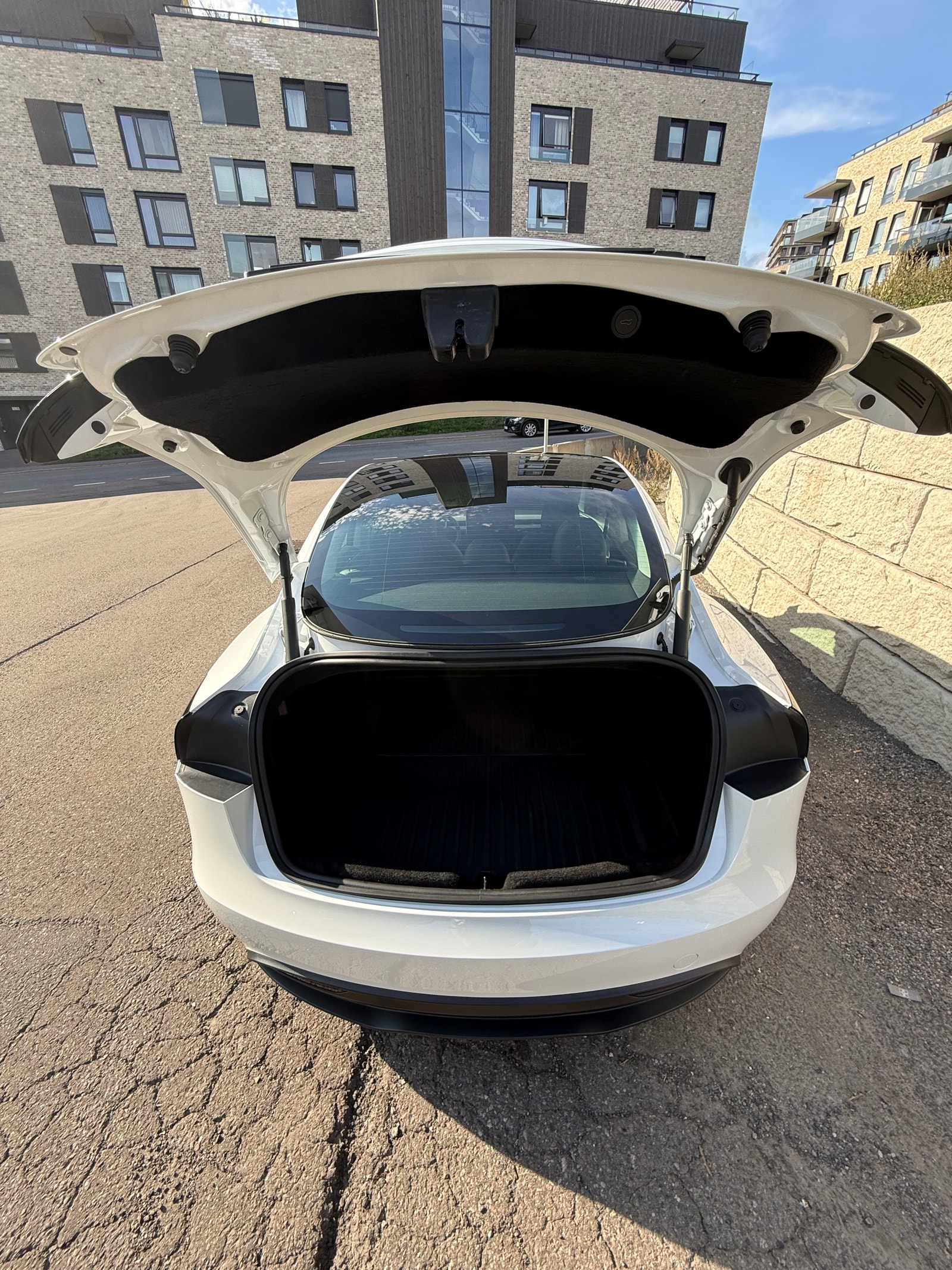 Tesla Model 3 Standard Range, 283ps, 2024