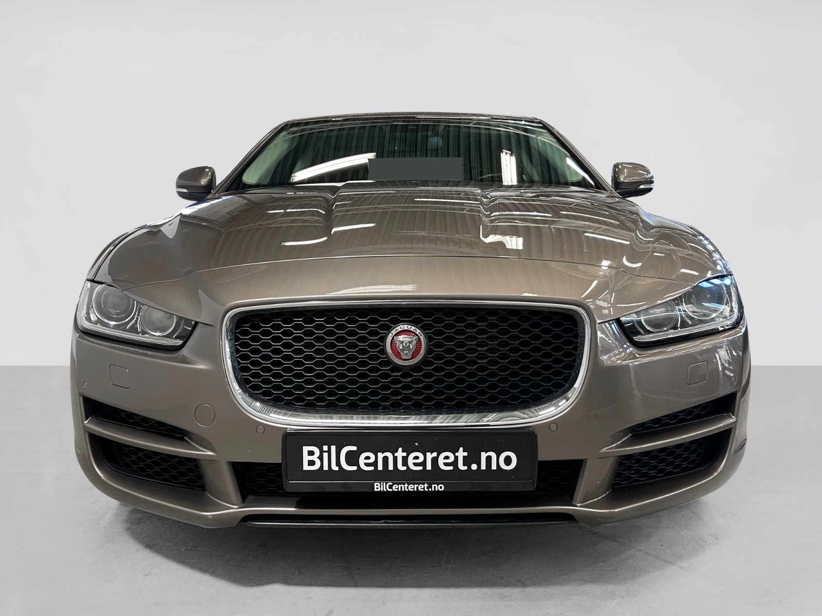 Jaguar XE 20d Automatic, 180hp, 2016